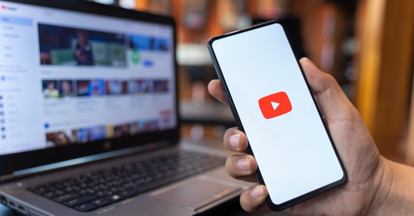 How to Loop Videos on YouTube using SlashGear and Other Methods
